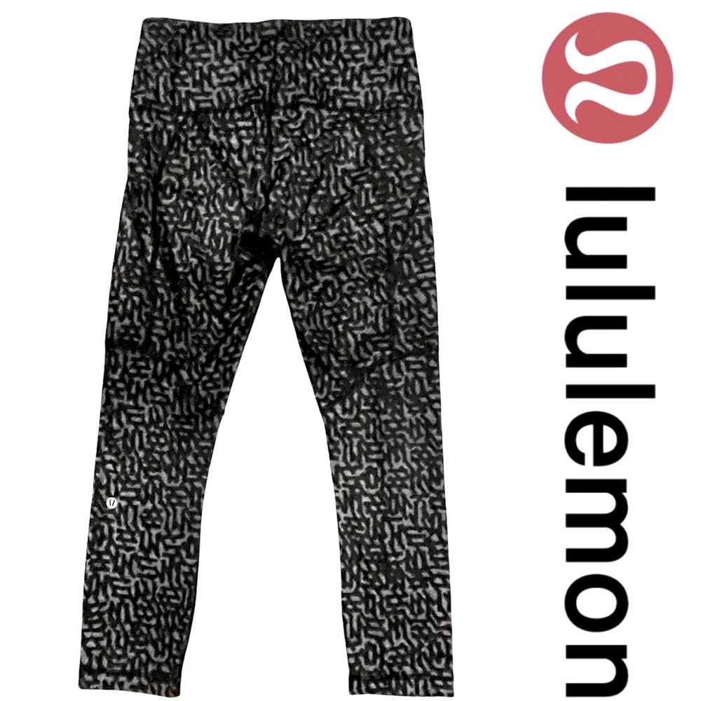 Lululemon black & grey cropped workout leggings